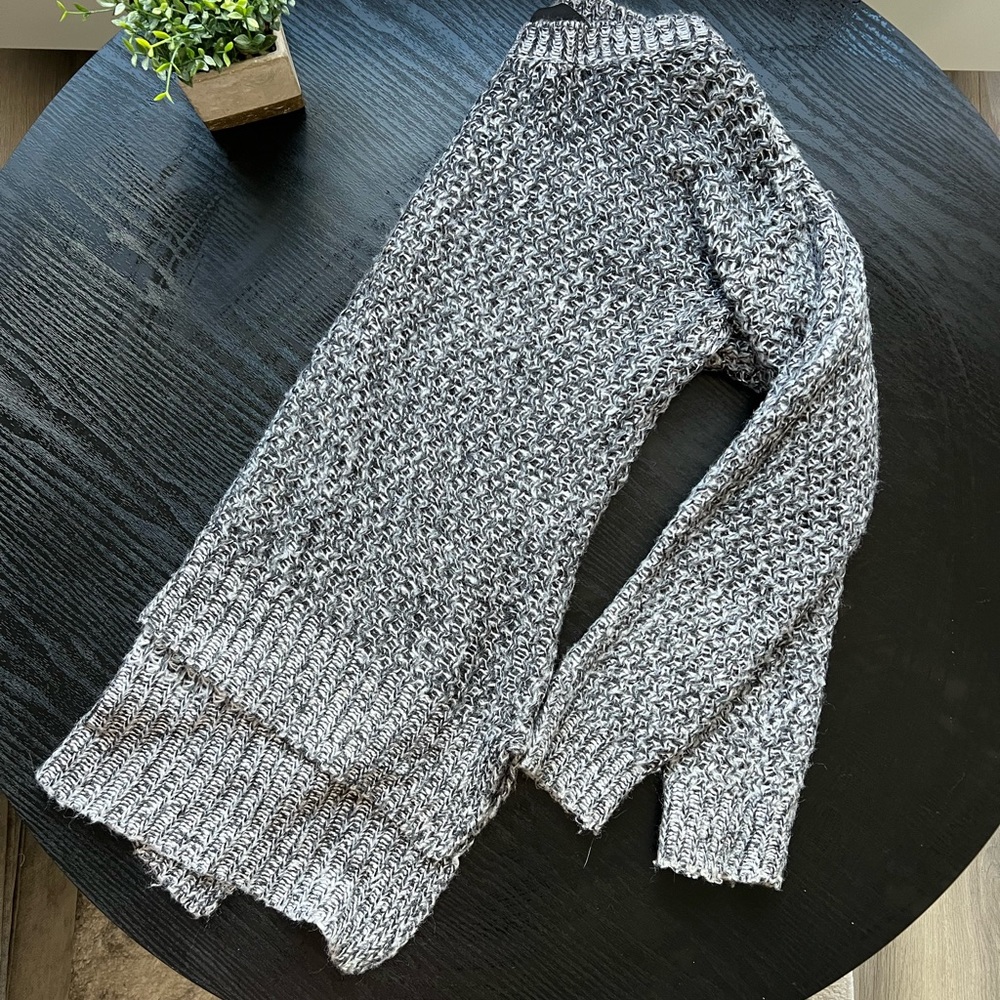 Hi - lo sweater